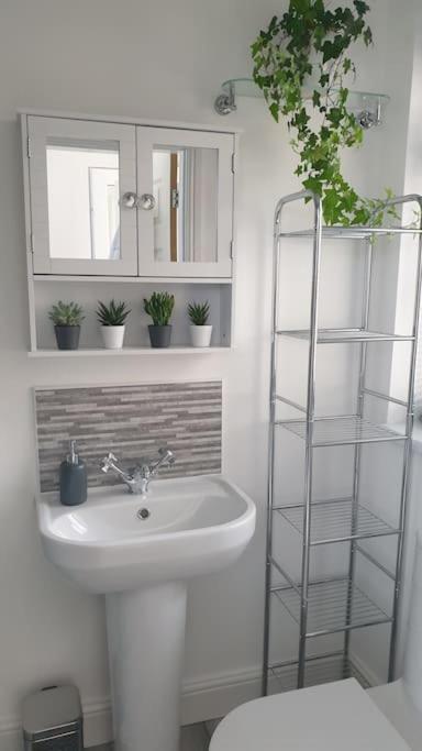 Near Liverpool Double Bedroom Hideaway Wirral Eksteriør bilde
