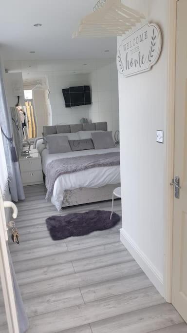 Near Liverpool Double Bedroom Hideaway Wirral Eksteriør bilde